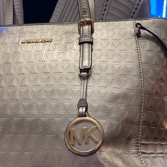Michael Kors Metallic Voyager Leather Tote/Shoulder Purse - Picture 3 of 17